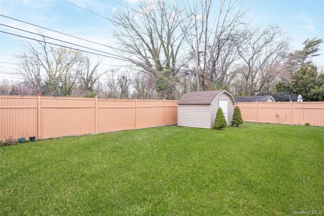 138 Rim Lane, Hicksville, NY 11801