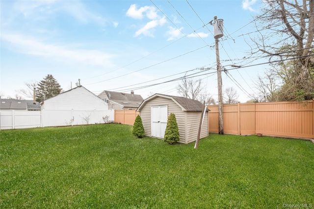138 Rim Lane, Hicksville, NY 11801