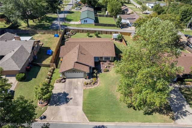 1507 9th Street, Van Buren, AR 72956