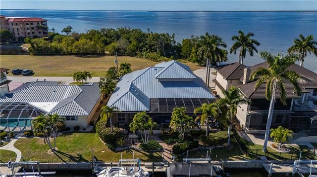 48 Colony Point DR, Punta Gorda, FL 33950