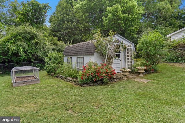 3153 CHARLES TOWN RD, Kearneysville, WV 25430