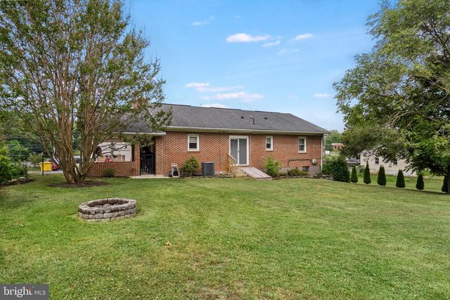 3153 CHARLES TOWN RD, Kearneysville, WV 25430