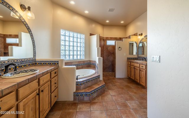 5550 W Open R Place, Tucson, AZ 85713