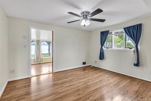 52 Mississippi Avenue, Bay Shore, NY 11706