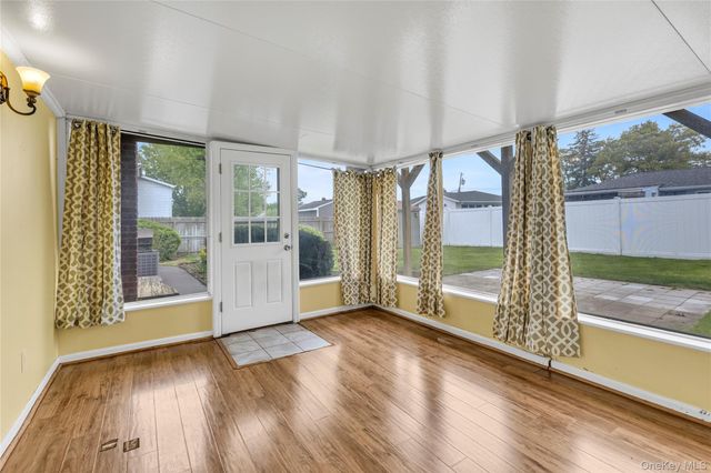 52 Mississippi Avenue, Bay Shore, NY 11706
