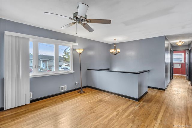 52 Mississippi Avenue, Bay Shore, NY 11706