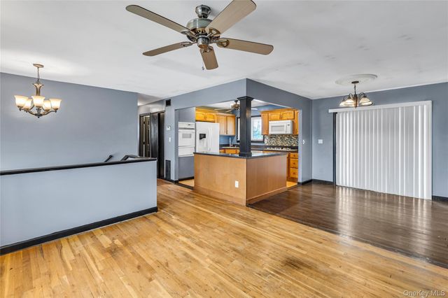 52 Mississippi Avenue, Bay Shore, NY 11706