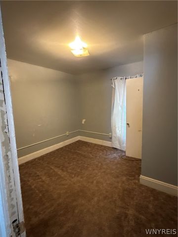 615 Chestnut Avenue, Niagara Falls, NY 14305