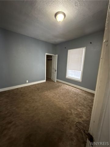 615 Chestnut Avenue, Niagara Falls, NY 14305