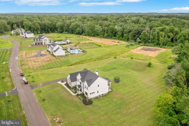 6934 GREENE MEADOW LN, New Hope, PA 18938