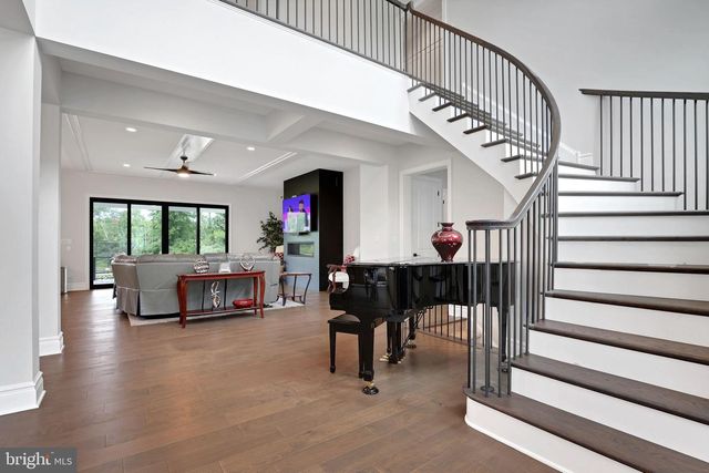 6934 GREENE MEADOW LN, New Hope, PA 18938