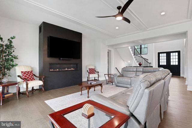 6934 GREENE MEADOW LN, New Hope, PA 18938