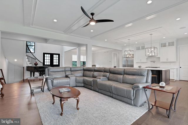 6934 GREENE MEADOW LN, New Hope, PA 18938