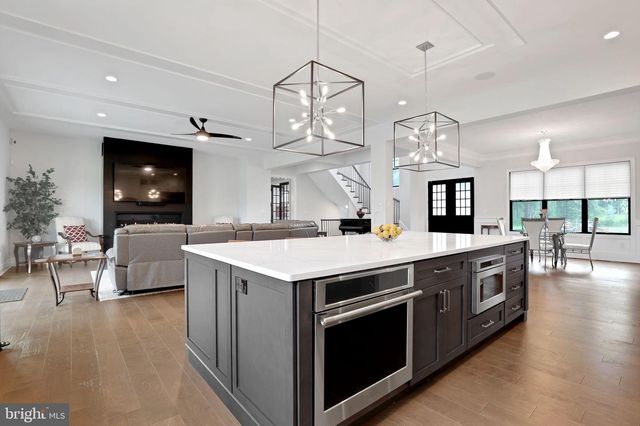 6934 GREENE MEADOW LN, New Hope, PA 18938