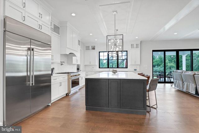 6934 GREENE MEADOW LN, New Hope, PA 18938