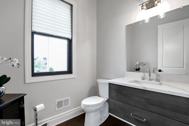 6934 GREENE MEADOW LN, New Hope, PA 18938