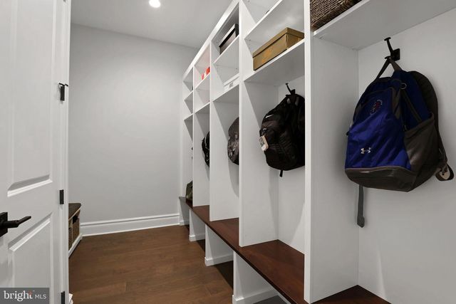 6934 GREENE MEADOW LN, New Hope, PA 18938