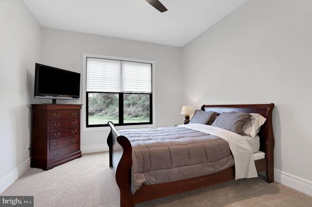 6934 GREENE MEADOW LN, New Hope, PA 18938