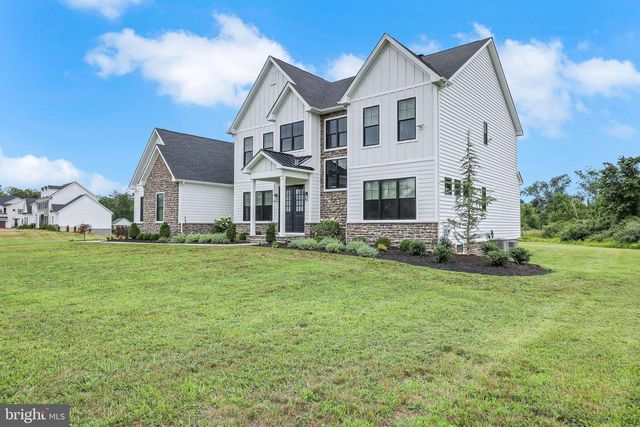 6934 GREENE MEADOW LN, New Hope, PA 18938