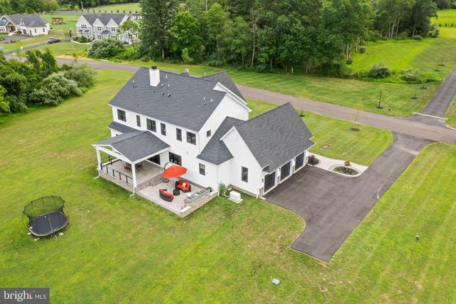 6934 GREENE MEADOW LN, New Hope, PA 18938