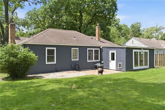 5213 Rosewood Drive, Roeland Park, KS 66205
