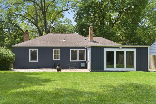 5213 Rosewood Drive, Roeland Park, KS 66205