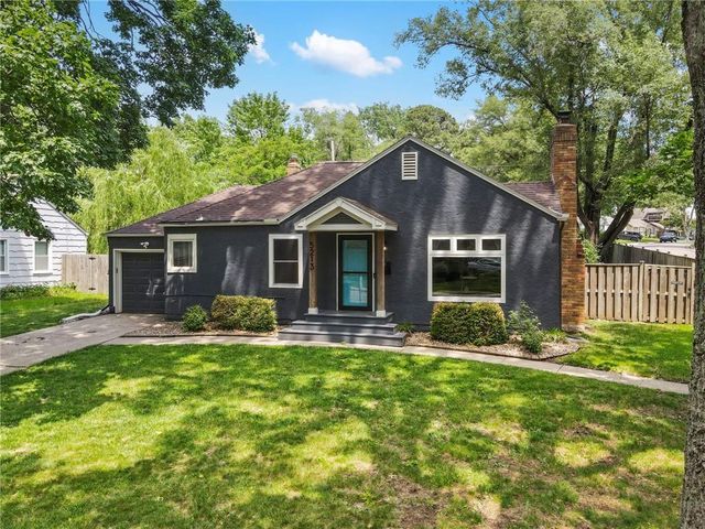 5213 Rosewood Drive, Roeland Park, KS 66205