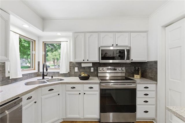 5213 Rosewood Drive, Roeland Park, KS 66205