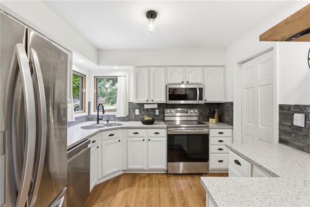 5213 Rosewood Drive, Roeland Park, KS 66205