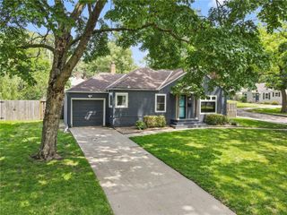 5213 Rosewood Drive, Roeland Park, KS 66205