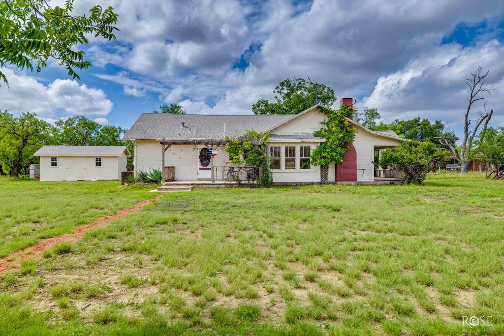 Image 2 of property listing at 12315 Dove Creek Lane West, San Angelo, TX 76904