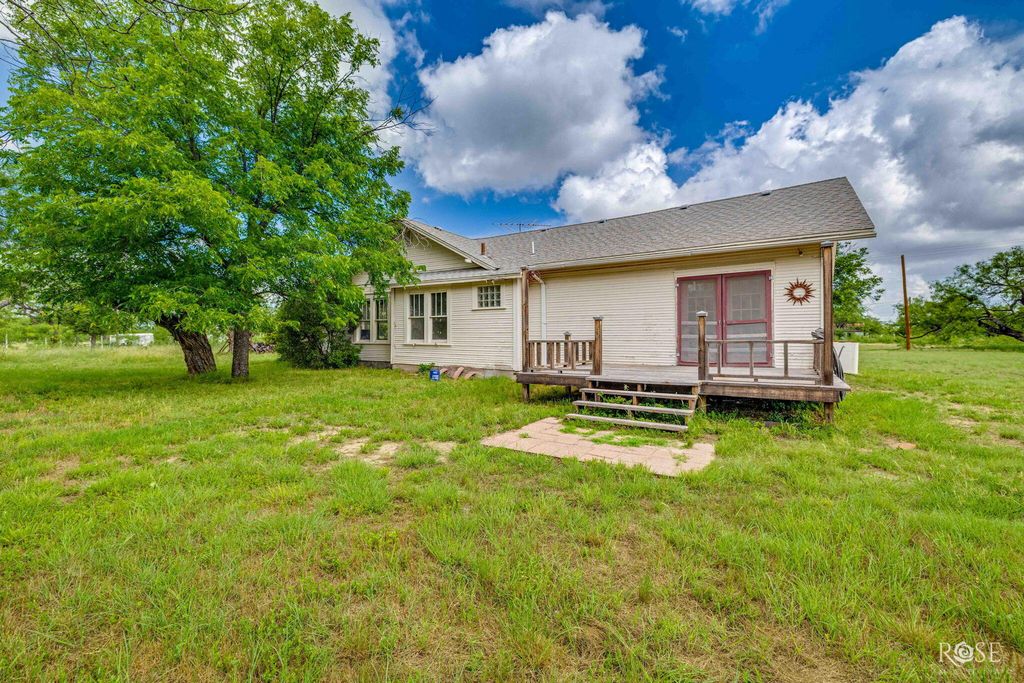 Image 24 of property listing at 12315 Dove Creek Lane West, San Angelo, TX 76904