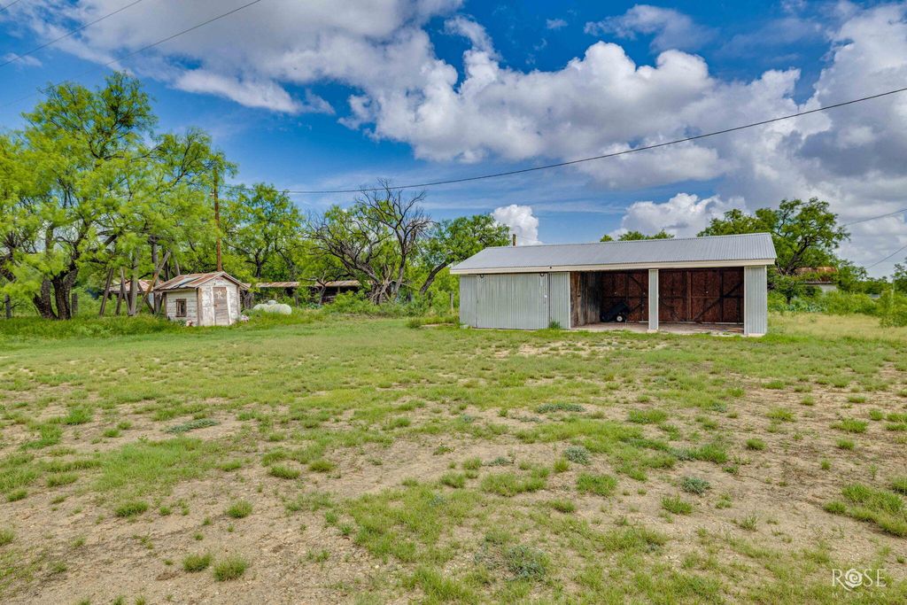Image 27 of property listing at 12315 Dove Creek Lane West, San Angelo, TX 76904