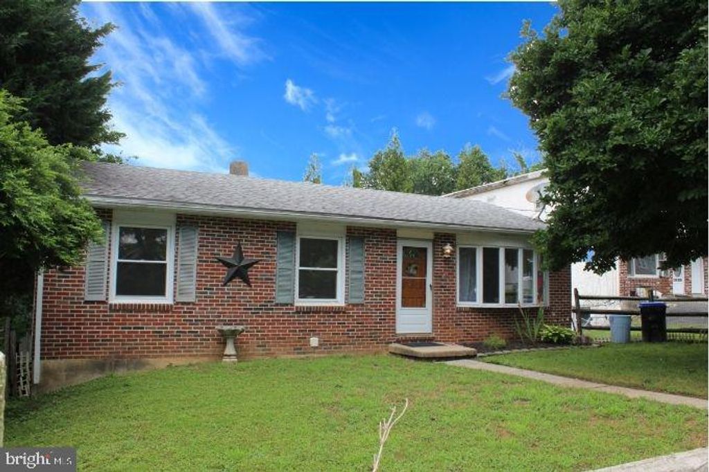1340 APPLE ST, Upper Chichester, PA 19061