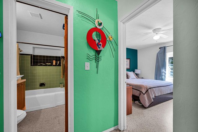 2204 NW 3rd Ave, Wilton Manors, FL 33311