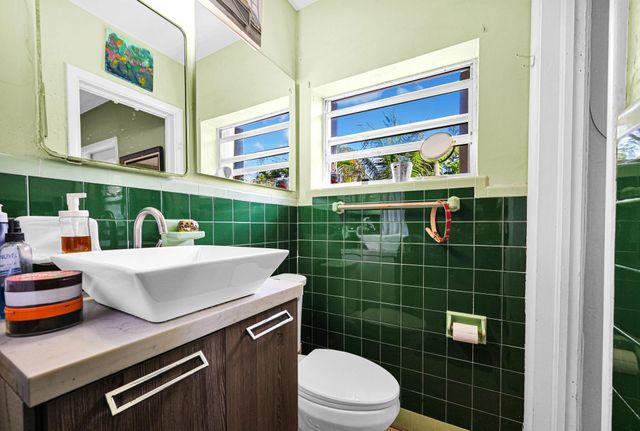 2204 NW 3rd Ave, Wilton Manors, FL 33311