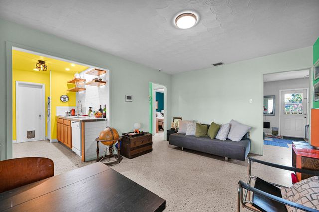 2204 NW 3rd Ave, Wilton Manors, FL 33311