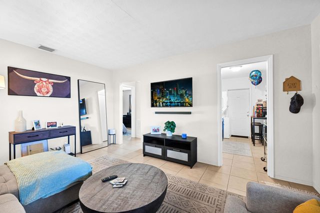 2204 NW 3rd Ave, Wilton Manors, FL 33311