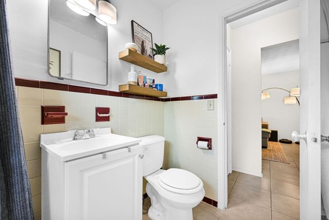 2204 NW 3rd Ave, Wilton Manors, FL 33311