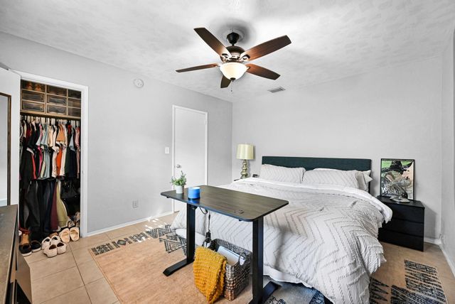 2204 NW 3rd Ave, Wilton Manors, FL 33311