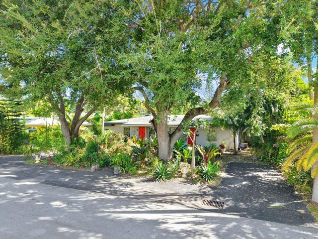 2204 NW 3rd Ave, Wilton Manors, FL 33311