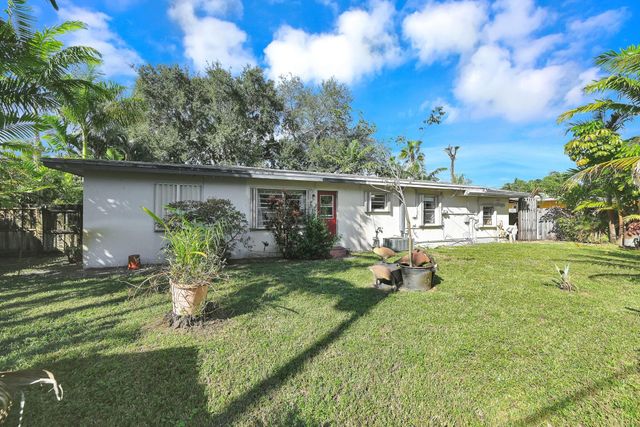 2204 NW 3rd Ave, Wilton Manors, FL 33311