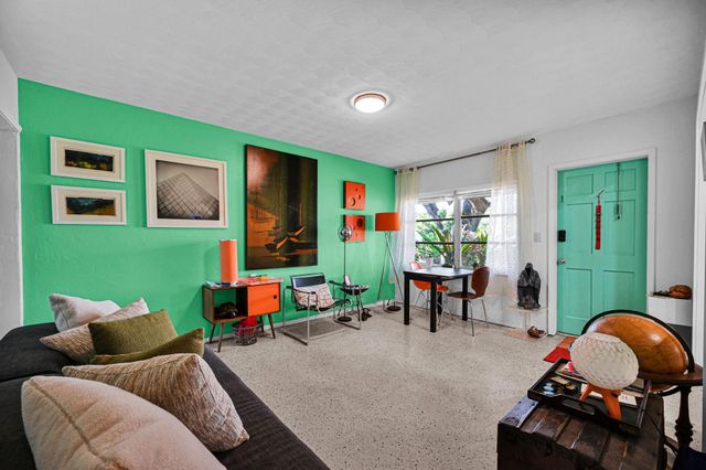 2204 NW 3rd Ave, Wilton Manors, FL 33311