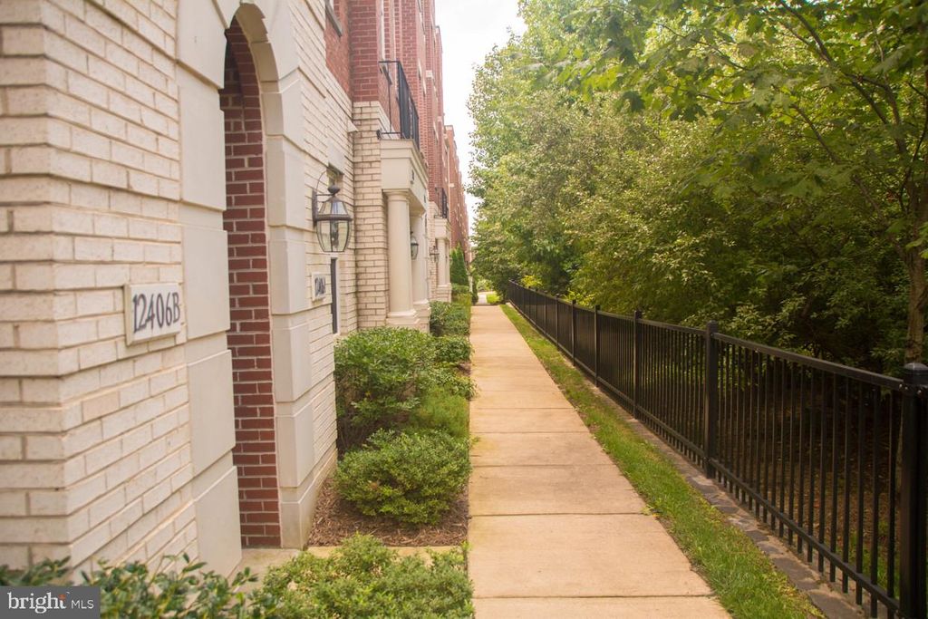 12406-B LIBERTY BRIDGE RD, Fairfax, VA 22033
