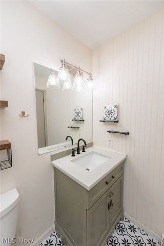 1010 Royal Drive, Amherst, OH 44001