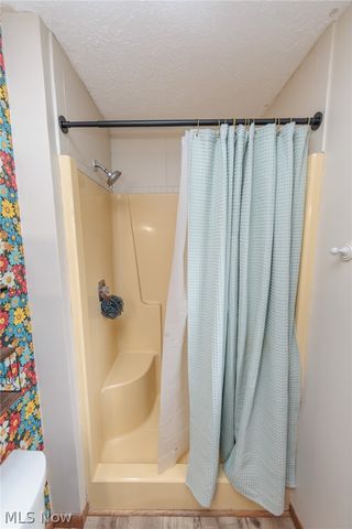 1010 Royal Drive, Amherst, OH 44001