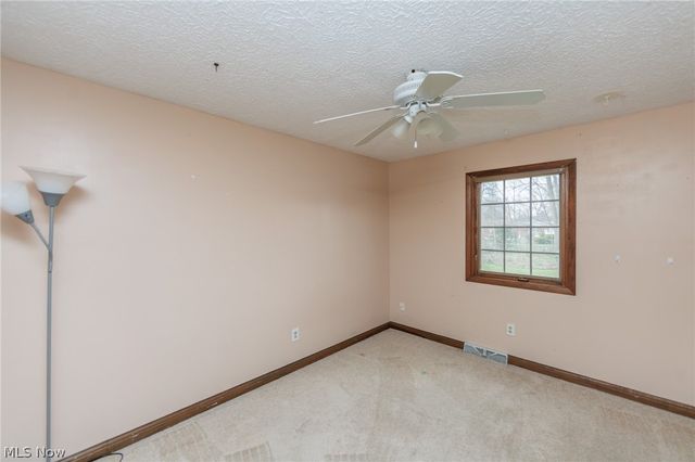 1010 Royal Drive, Amherst, OH 44001