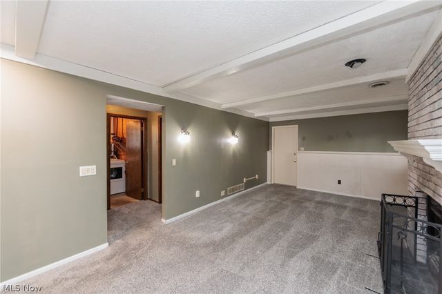 1010 Royal Drive, Amherst, OH 44001