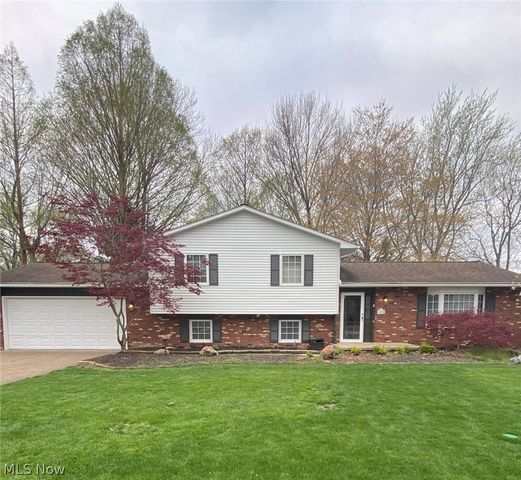 1010 Royal Drive, Amherst, OH 44001