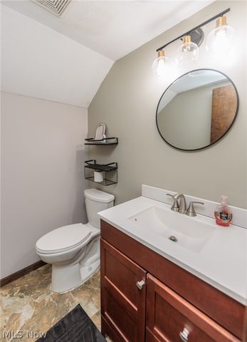 1010 Royal Drive, Amherst, OH 44001